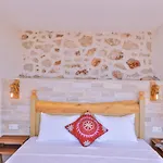 Mojo Sunset Boutique 5*