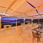 ホテル Mojo Sunset Boutique カシュ