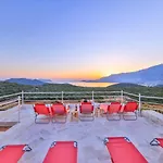 Mojo Sunset Boutique 5* カシュ