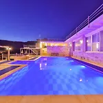 Mojo Sunset Boutique ホテル カシュ