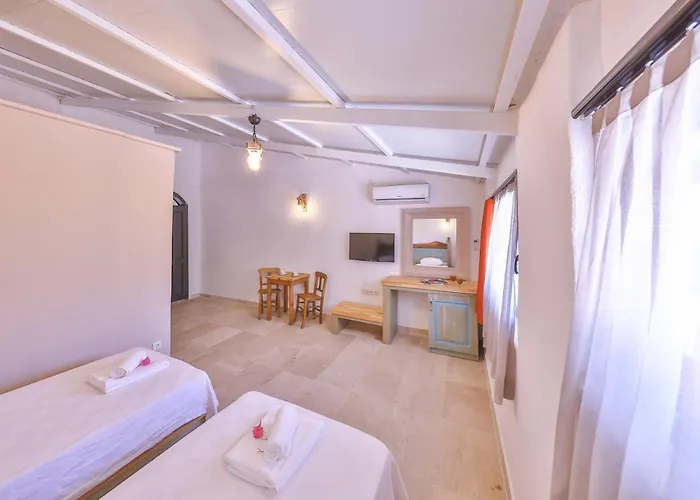 Mojo Sunset Boutique Hotel 5*