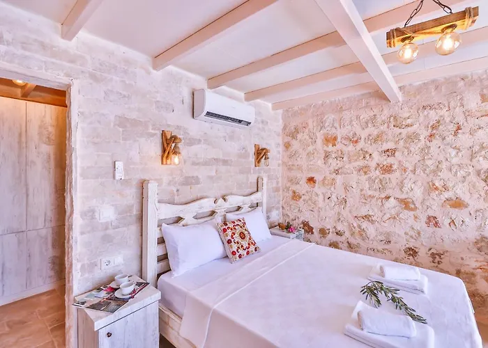 Mojo Sunset Boutique