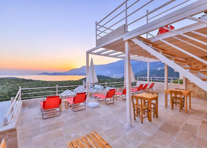 Mojo Sunset Boutique Hotel 5*