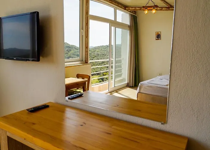 Mojo Sunset Boutique Hotel 5*